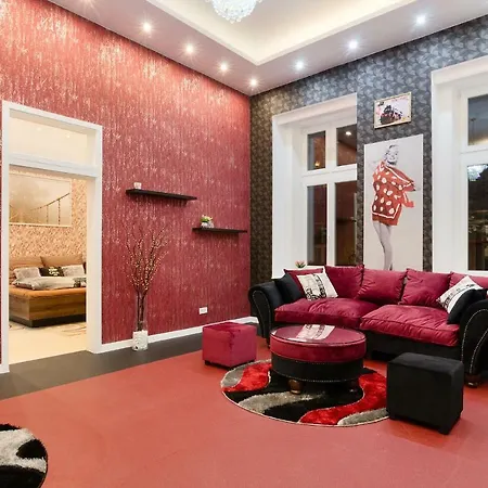 Red Passion Deluxe At Gozsdu Apartment